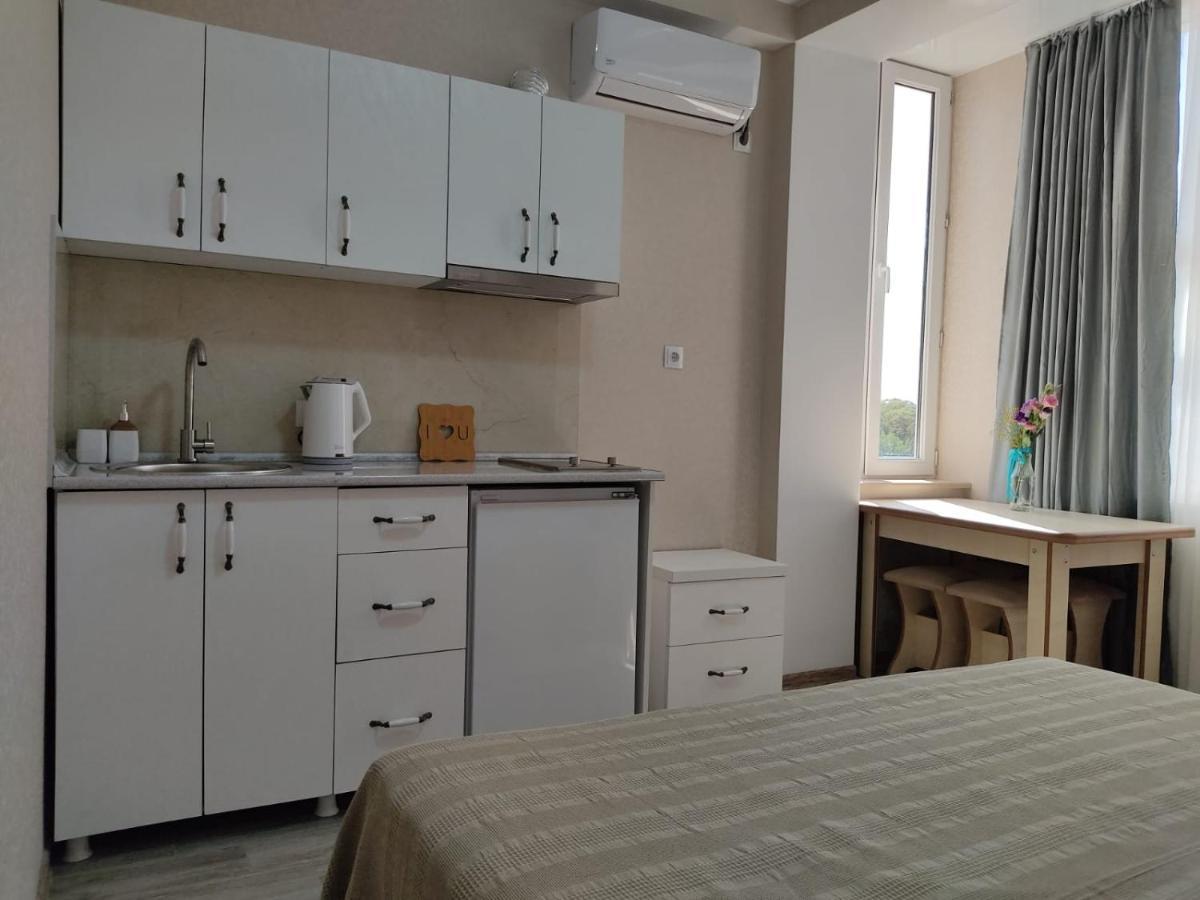 Pushkin Street Pearl Hotel Кутаиси Екстериор снимка