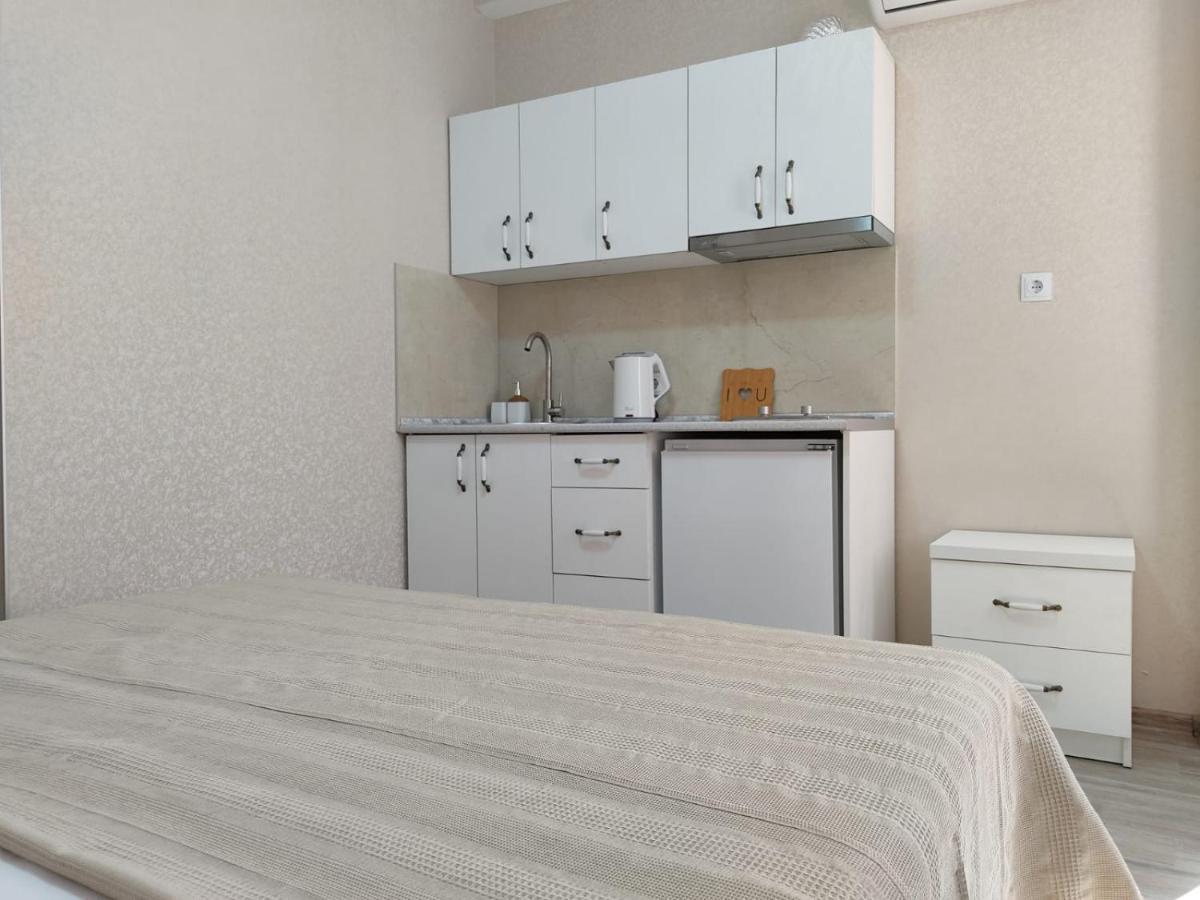 Pushkin Street Pearl Hotel Кутаиси Екстериор снимка