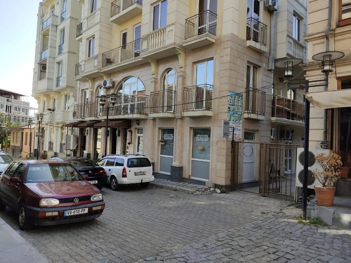 Pushkin Street Pearl Hotel Кутаиси Екстериор снимка