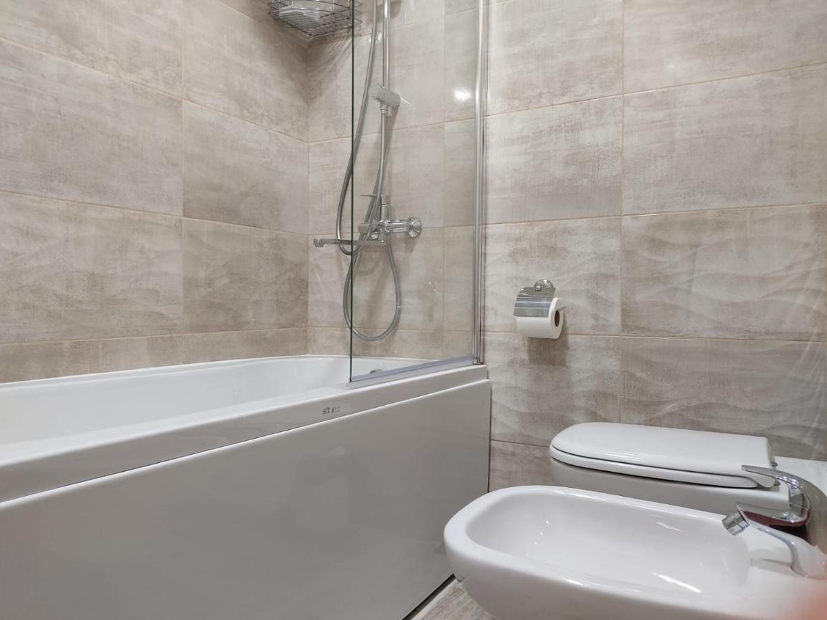 Pushkin Street Pearl Hotel Кутаиси Екстериор снимка